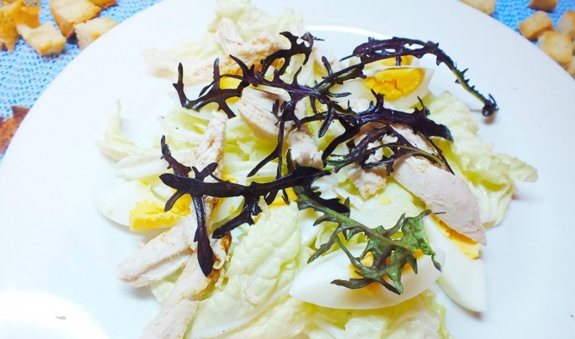 1. Этап. Cалат деревенский с курицей: 3. Рукколу аккуратно обработаем, отрывая мягкие части листиков, чтобы получилась такая вот 