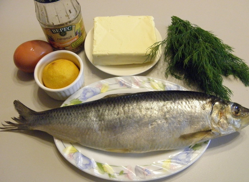 1. Этап. Селедочное масло: Подготовьте продукты. Горчицу я использовала зернистую, но подойдет любая. Сельдь лучше всего брать слабосоленую или маринованную. Приступим.