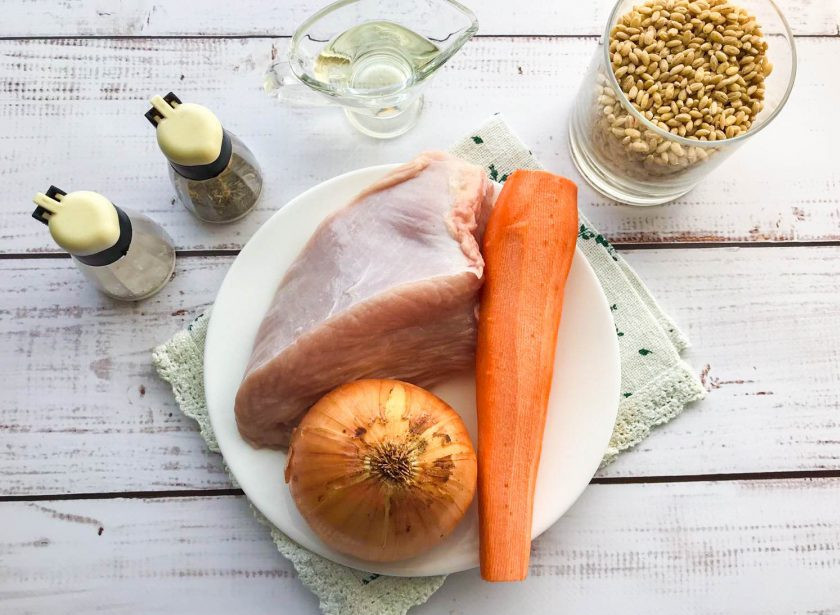 1. Этап. Перловка с индейкой в мультиварке: Подготовьте все необходимые ингредиенты.