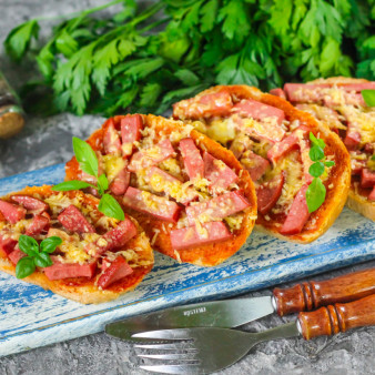 Пицца в батоне в микроволновке