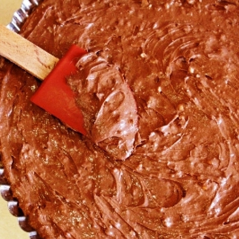 1. Этап. Торт Брауни: Получившееся тесто выкладываем в неглубокую форму для запекания. Выпекаем 30-35 минут при температуре 165 градусов.