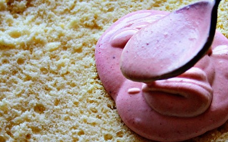 1. Этап. Тортик с клубникой: 14. А дальше все просто: перемажьте коржи кремом и соберите тортик.