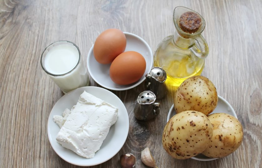 1. Этап. Картофель по-княжески: Подготовьте все необходимые ингредиенты для приготовления картофеля по-княжески.