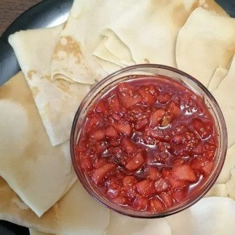 Блины по-шотландски с ягодно-фруктовым вареньем