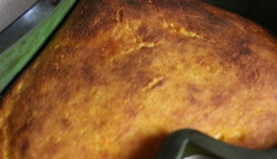 1. Этап. Морковный пирог на кефире: 9. Запекайте этот простой и аппетитный морковный пирог на кефире до румяной корочки. Приятного чаепития!