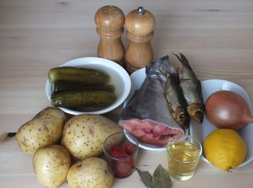 1. Этап. Рыбная солянка: 1. Подготовьте необходимые ингредиенты.