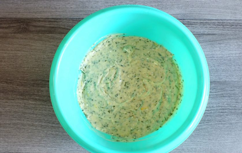 1. Этап. Лимонный кекс с мятой: Готовое тесто должно получиться густое и вязкое.