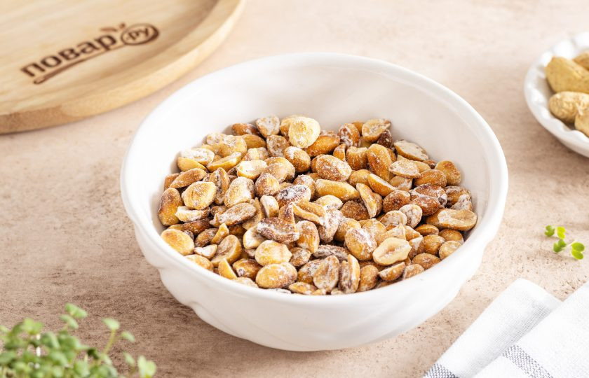 1. Этап. Арахис с солью на сковороде: Жареный арахис с солью на сковороде готов, приятного вам аппетита!