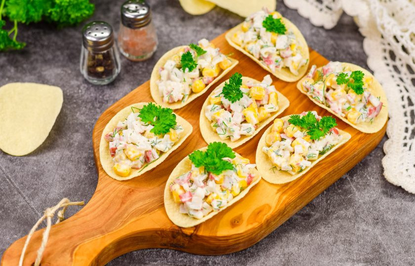 1. Этап. Закуска на чипсах на праздничный стол: Приятного аппетита!