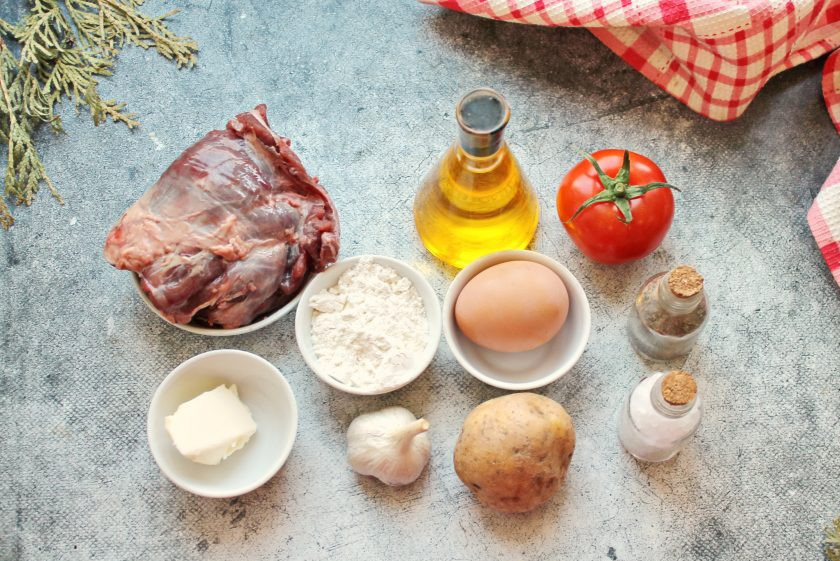 1. Этап. Лакский хинкал: Подготовьте все необходимые ингредиенты для приготовления лакского хинкала.