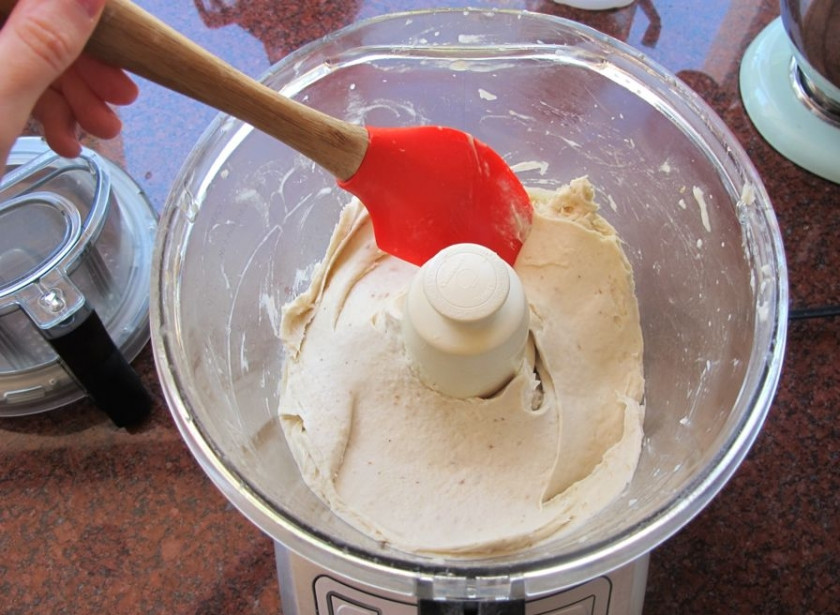 1. Этап. Сорбе из банана: Обрабатывать пока смесь не станет гладкой.