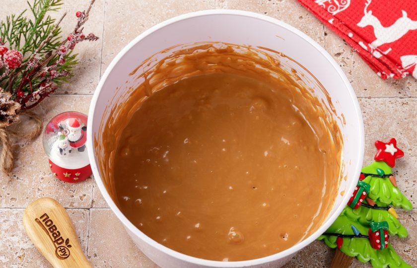 1. Этап. Новогодний торт Зеленая Змея: Крем готов.