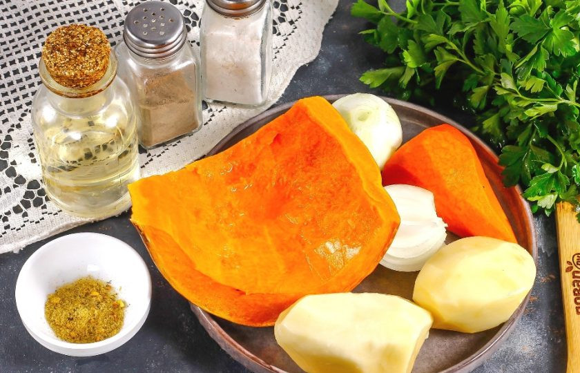 1. Этап. Тыква с овощами: Подготовьте указанные ингредиенты. Очистите овощи от кожуры, промойте в воде.