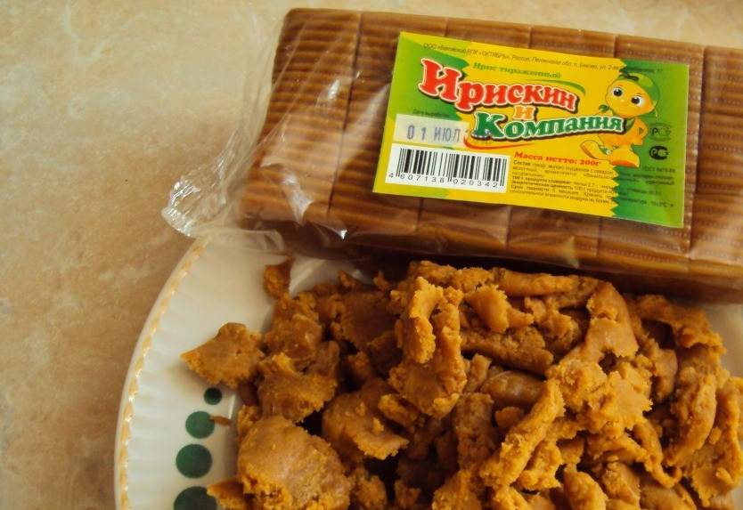 1. Этап. Крем со сгущенкой: 1. Интересный вариант приготовления крема со сгущенкой. Для этого нам понадобятся конфеты 