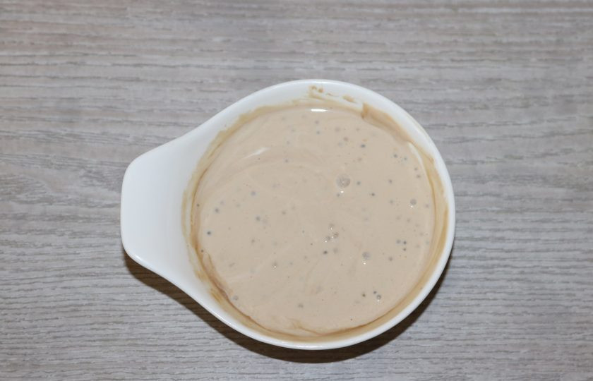 1. Этап. Зелёный салат со свеклой: Хорошо всё перемешайте.