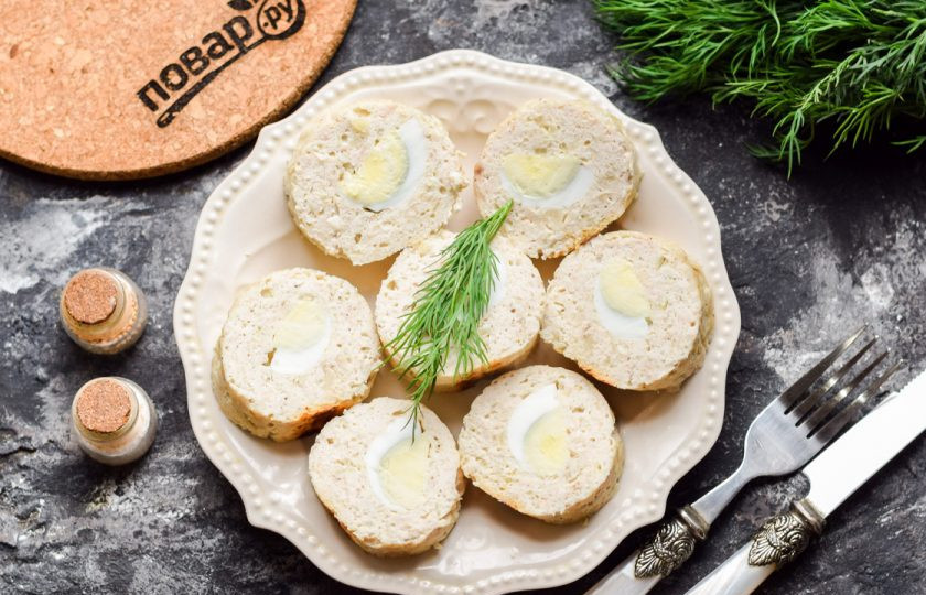 1. Этап. Куриный рулет по Дюкану: Готовый рулет подавайте к столу. Приятного аппетита!