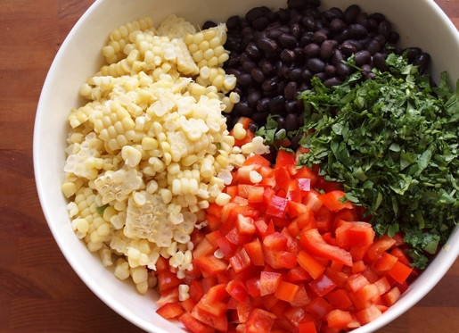 1. Этап. Салат из фасоли красной: Соедините все эти ингредиенты в большой миске.