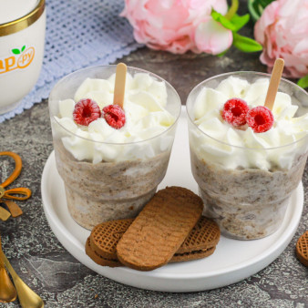 Мороженое с печеньем