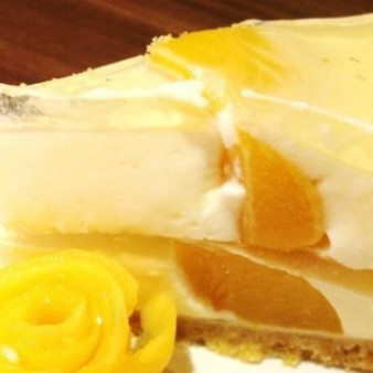 Торт йогуртовый с фруктами