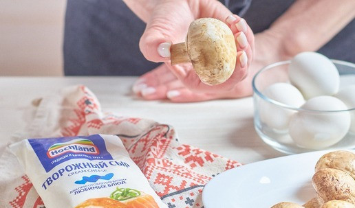 1. Этап. Фаршированные яйца с сыром: Подготовить необходимые ингредиенты.