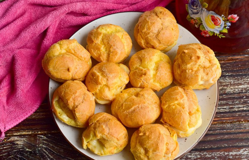 1. Этап. Профитроли с банановым кремом: Профитроли с банановым кремом готовы! Приятного аппетита!