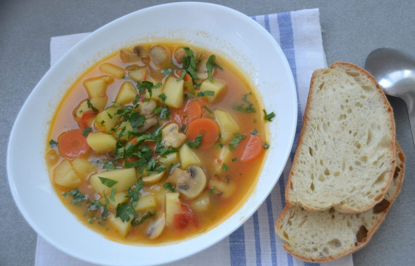 1. Этап. Тушеная картошка без мяса: Тушеная картошка без мяса получилась очень ароматной и вкусной. Не верите? Тогда попробуйте сами!