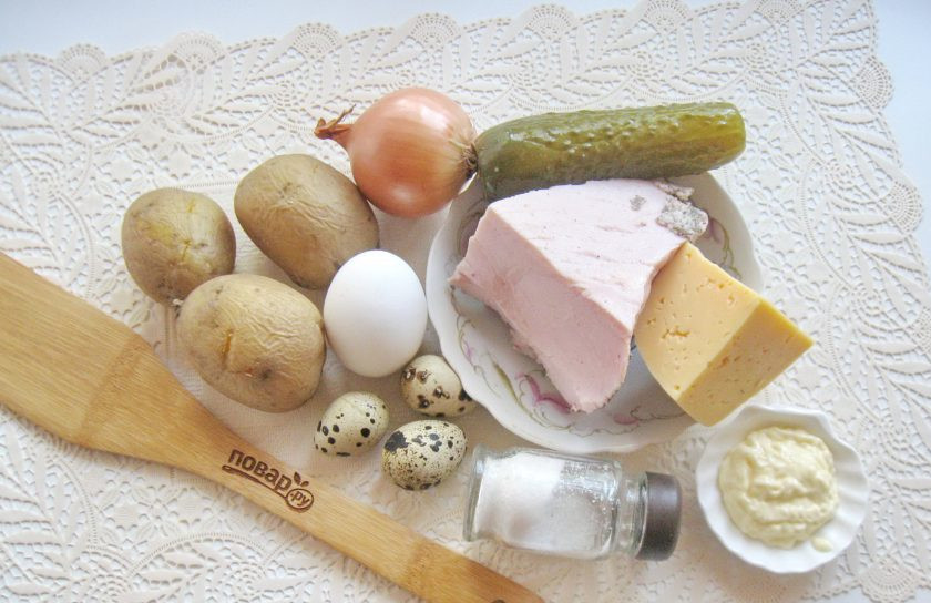 1. Этап. Салат Мышка с сыром: Подготовьте все ингредиенты для салата.