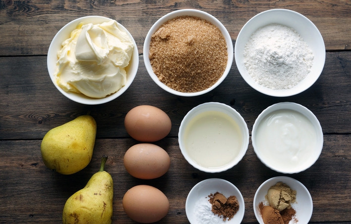1. Этап. Торт с грушевым кремом: Подготовьте все необходимые ингредиенты.