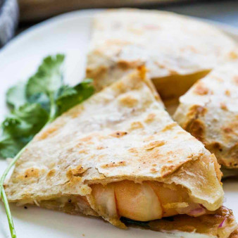 Креветки Кесадилла в лаваше