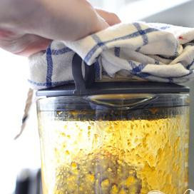 1. Этап. Горячий соус Виски: Такой соус можно хранить в холодильнике до востребования в течении года. Приятного аппетита.