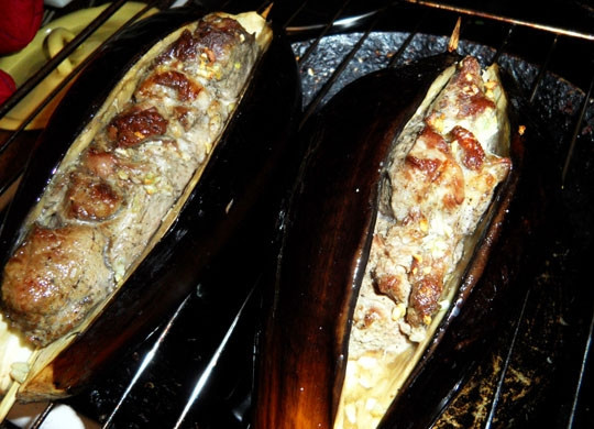 1. Этап. Шашлык по-грузински: Смазать маслом и запечь в духовке примерно 40 минут.