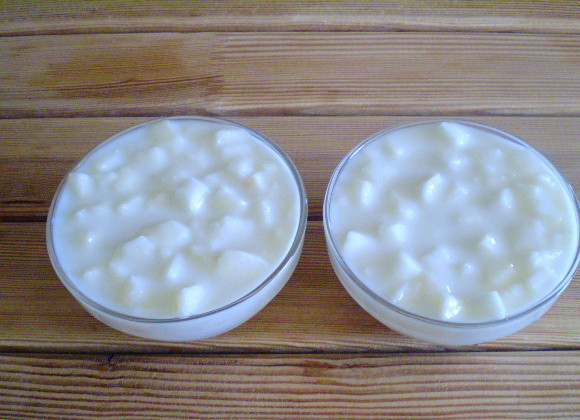 1. Этап. Диетическое желе из фруктов: 7. Разливаем по формам и отправляем в холодильник на 2-3 часа. Желе диетическое из фруктов готово. Также можно использовать вместо яблок бананы, груши, персики, абрикосы, клубнику, фрукты, которые не содержат мелких косточек. Украшаем желе по желанию.