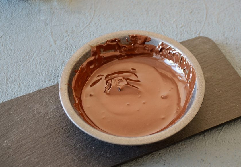 1. Этап. Пасха без творога: Шоколад растопите на водяной бане.