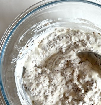 1. Этап. Гречневые уголки: Перемешать и дать настояться минут пять. В это время включить духовку для разогрева.