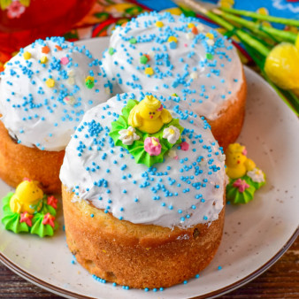 Кулич с коньяком и изюмом