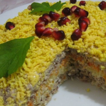 Салат Мимоза с консервой и сыром