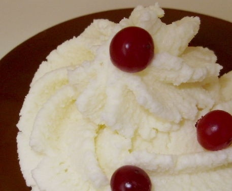 1. Этап. Простой крем для пирога: Творожно-масляный крем для пирога готов, приятного аппетита!