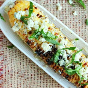 Запеченная молочная кукуруза