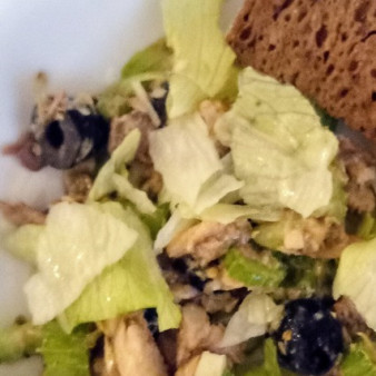 Салат из сардин и сельдерея