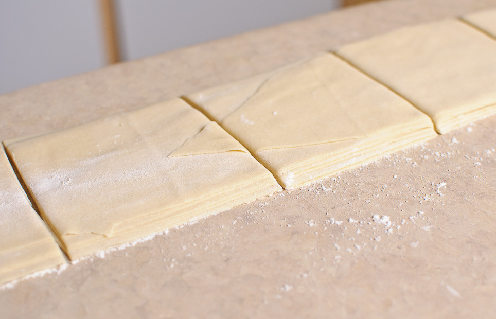 1. Этап. Манты: Нарезать на квадраты...