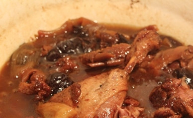 1. Этап. Утка, тушенная с черносливом: А вот и наша тушеная утка. Аппетитно выглядит, не так ли?