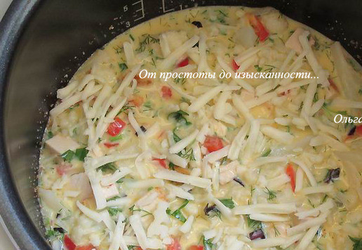 1. Этап. Запеканка из цветной капусты в мультиварке: Выложите яично-овощную смесь, посыпьте оставшимся сыром.