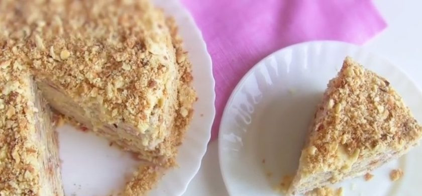 1. Этап. Торт Степка-растепка: 6. Торт накройте тарелкой и установите на нее груз, чтобы коржи слегка просели. Отправьте торт в холодильник на 10-12 часов. Смажьте верхний корж кремом, украсьте торт крошкой из коржей. Приятного аппетита!