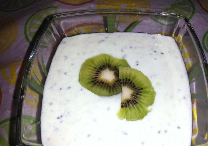 1. Этап. Диетический десерт на ужин: Получается густое смузи. Его можно есть ложкой, а если добавить сока, то он превратится в коктейль.