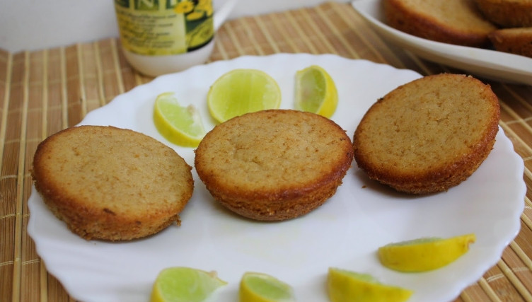 1. Этап. Лимонные маффины: 3. Перед подачей маффины лучше остудить. По желанию можно украсить их сверху кремом или помадкой. Вот и все! Приятного аппетита!