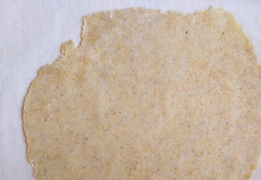 1. Этап. Чечевично-злаковые лепёшки с зеленью: Каждую часть тонко раскатайте.