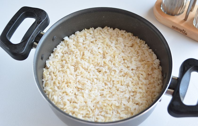 1. Этап. Курица с куркумой в кисло-сладком соусе: К этому времени будет уже готов и рис, осталось только собрать блюдо.