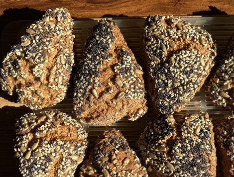 1. Этап. Гречневые уголки: Выпекать при температуре 180 градусов в течение 20-25 минут, ориентируйтесь на свою духовку.