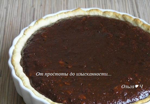 1. Этап. Постный шоколадно-банановый тарт с лимоном: Тарт полностью остудите, затем уберите в холодильник на 2-3 часа для стабилизации.