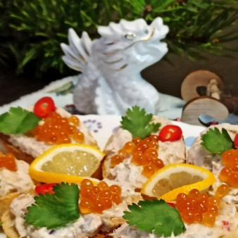 Бутерброды Праздничные с пикантным рыбным паштетом